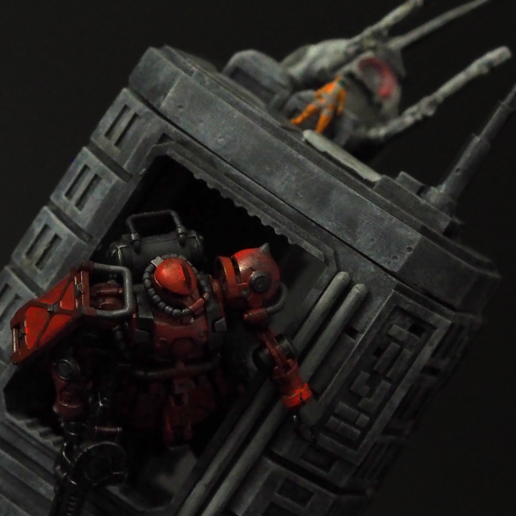 ここからは制作の話です。ザク２以外はすべて3Dプリンタで作っています。建物はグレー系で下地を塗装した後、白や黒でドライブラシ。