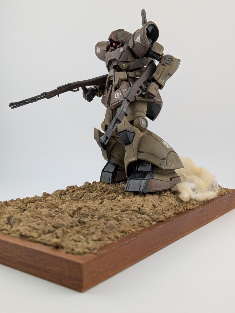 リロードは片手で持ちあげてポンプアクションでリロードしてもらいましょう