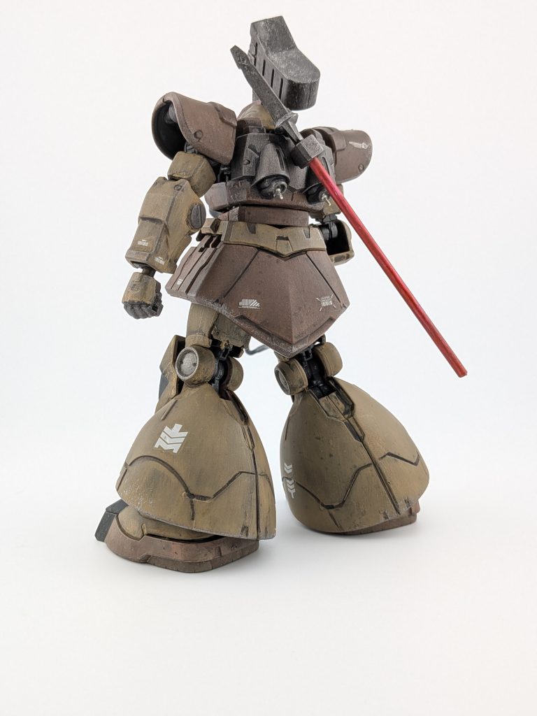 ABS樹脂の為、水生の黒サフの上から筆塗仕上げ。フレームの部分は塗装は避けました。ウエザリングもエナメル塗料は怖かったのでウエザリングカラーを使用しました。