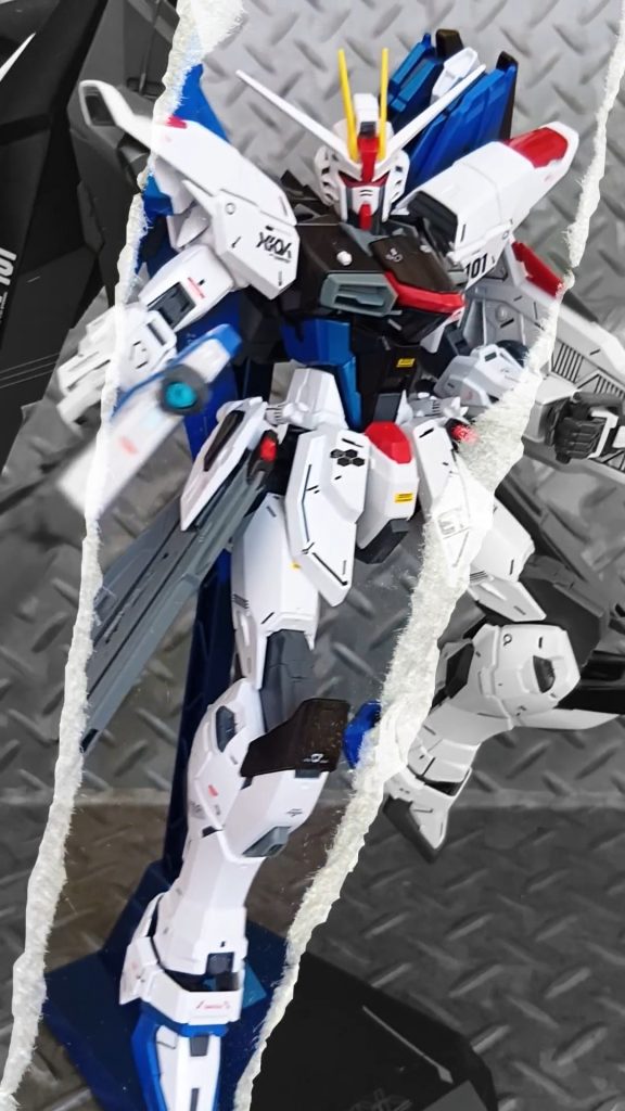 初MGキット作成ということで気合入りましたw制作期間は合間合間作成なので8日間は掛かりましたかね(~‾▿‾)~まず塗装は成形色は関節部分のみそれ以外は塗装しております。