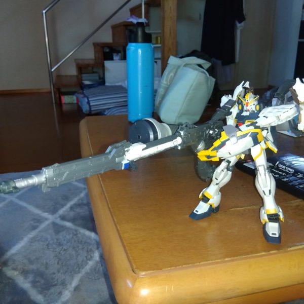お久しぶりデス(gundam-kao6)やっとサンドロックがイメージ固まり始まりました、あえてのスナイパーで作成デス(gundam-kao2)なんちゃって、大型レドーム装備！（2枚目）