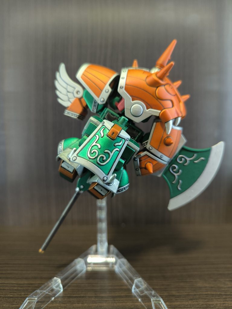 説明書が無いからネットで見ながら変形、大斧形態