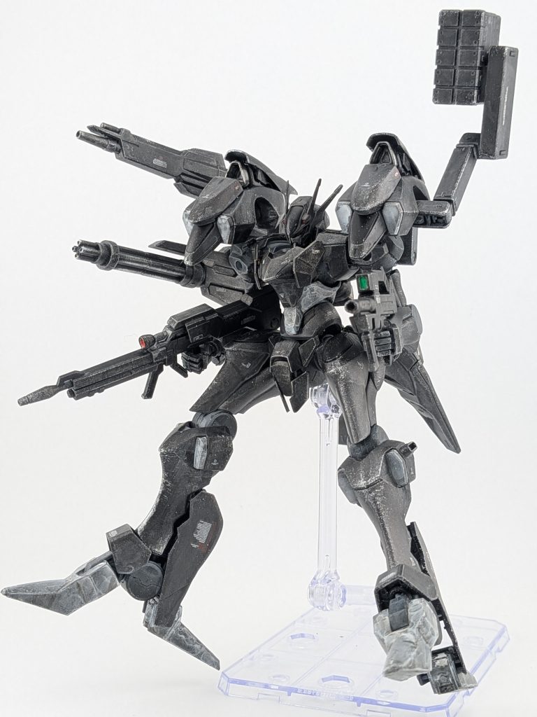 わざわざガンプラで作らなくてもアーマード・コアのプラモデルもあるのですが