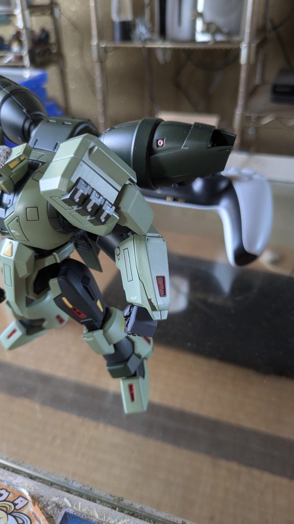 炸裂弾？ミサイルの発射装置のカバーに貼ったCAUTION水転写デカールぽいのがお気に入りポイントです。