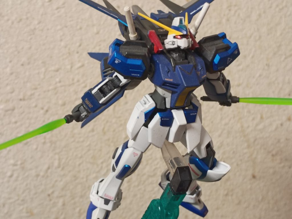 出来上がりがすごく気に入っています。ダガーはクールなデザインだと思います。ストライカーパック構成なので、これまでの装備パックをすべて使用できます。肩部をストライクに交換することで、様々なストライカー装備を装着できるようになりました。