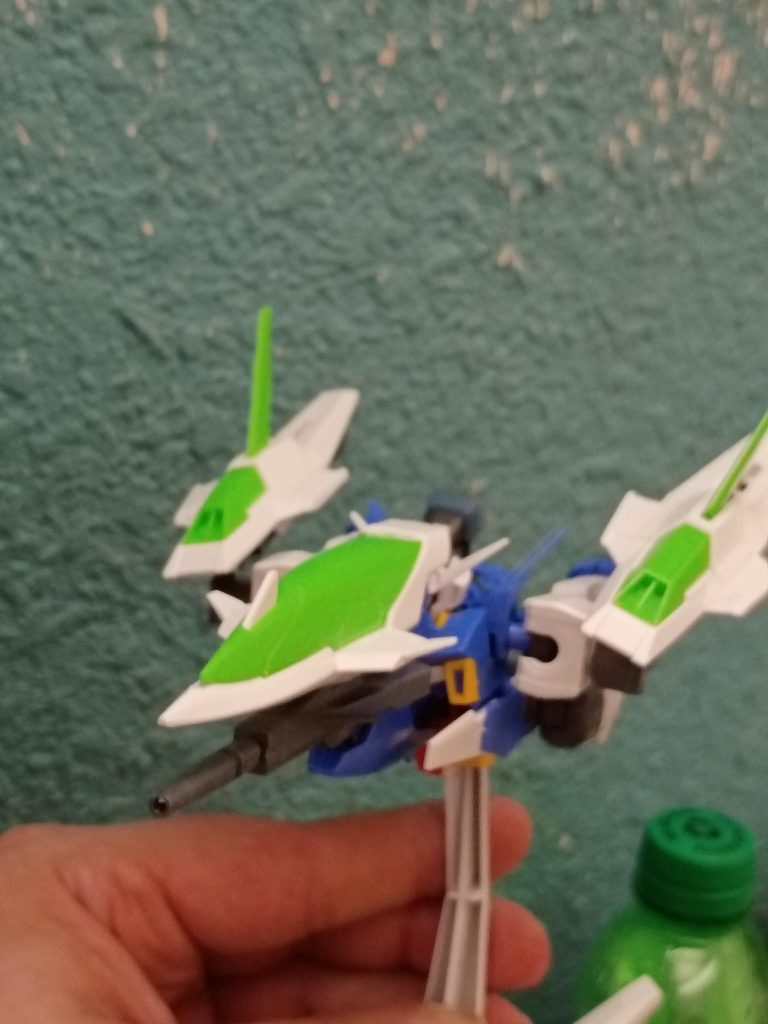 すぐに考えてみると、バインダーとシールドの見た目がかなりかっこいい構成を思いついた。