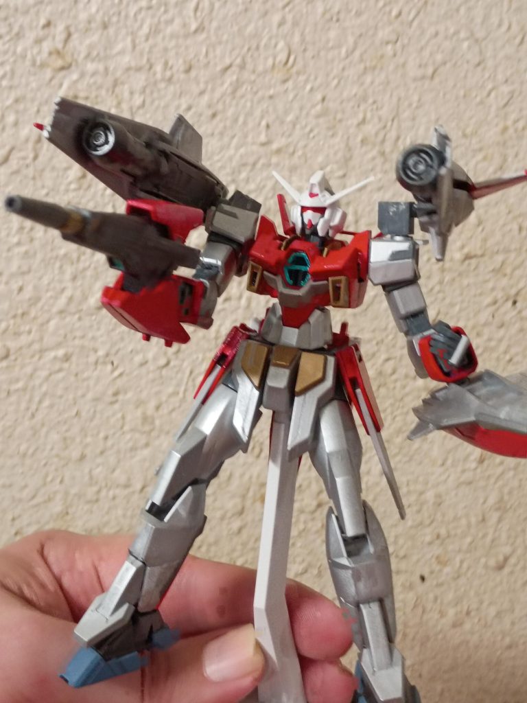 追加されたバインダーは強力なビーム砲としても運用可能。どちらの砲も出力はパイロットによって調整可能。