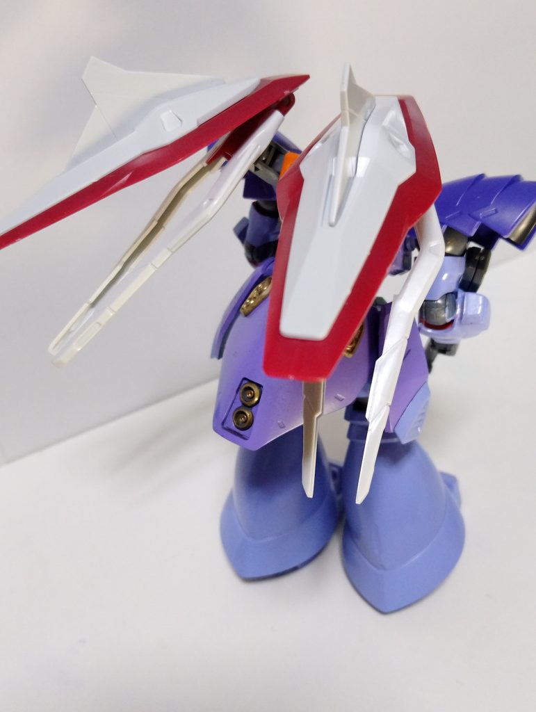 取り付けは、穴加工してはめ込みなんで色々付け替えて遊べる仕様