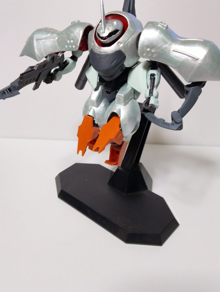 足のクローにカマキリの副腕w白銀にパール塗装が正解な気が〜ナイチンゲールならぬクックロビンだなw