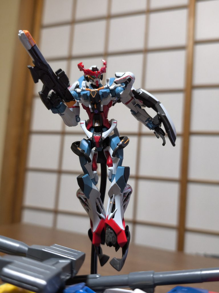 近所のニ○ムタで出会ったクアックス。シールを貼って完成。可動、デザイン、すごすぎ…