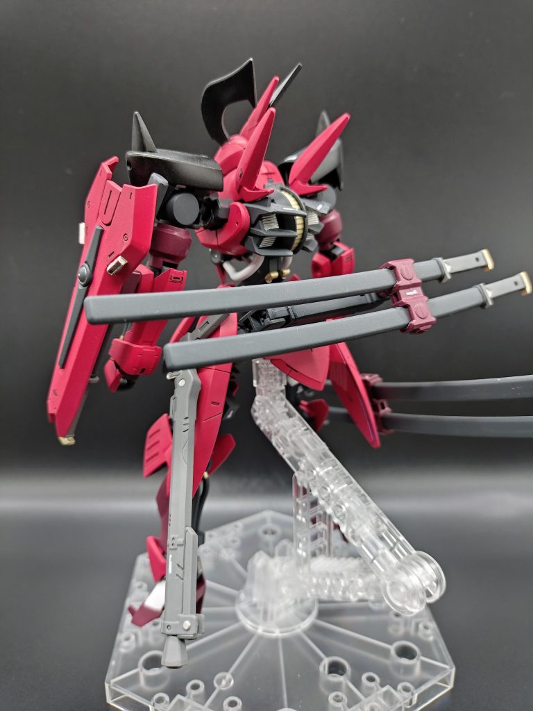 背面改造部分は頭・肩・スカート・足・武器・盾・接続部分です