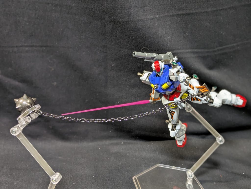 ハンマーは手元にあって見つかったものを拝借