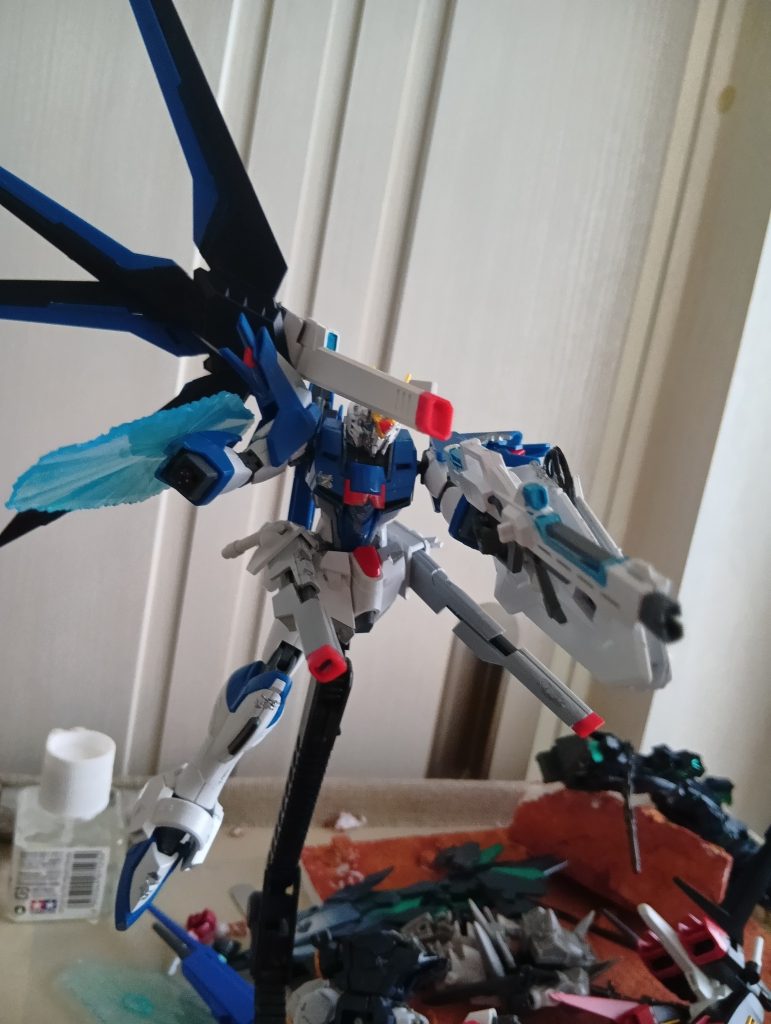 設備も金も何も無いので合わせ目をけしていないです