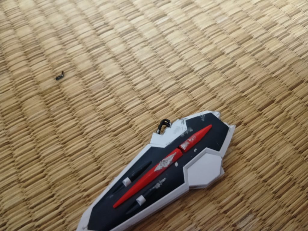 盾のワイヤはグフカスのヒートロッドを使いました。