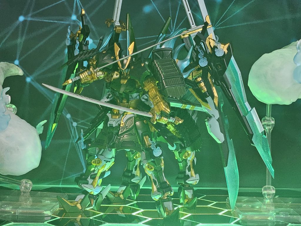 腰の刀 二刀流断魔刀×2 昔購入したビルダーズパーツが未使用で余ってたので使用。ガーベラストレートは今回未装着。