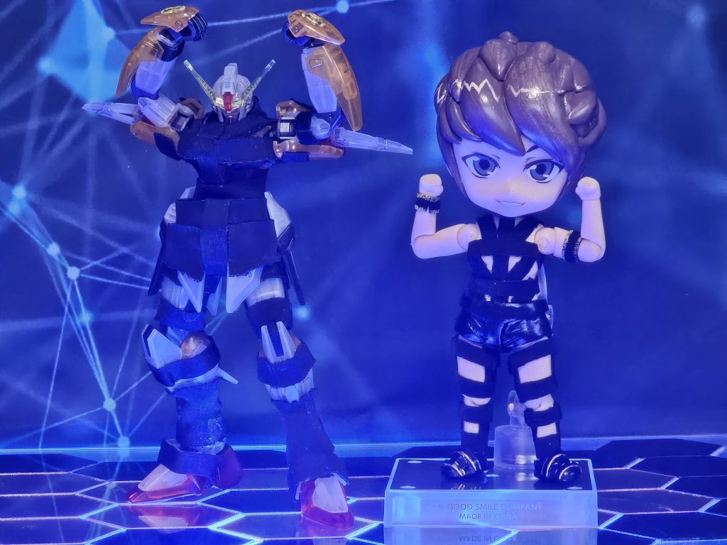 接着にはクラフト小町やボンドパーツ用等を使用。なのでデスティニーは後からボンドを綺麗に剥がして元の状態に戻せるものをチョイス。コンビニ等に売れているアロンアルファ等はNG取り返しのつかない事態に笑