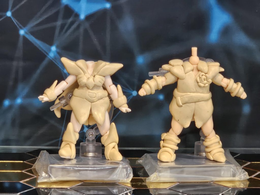 ざっとパテを盛りっねんどろいど用ベースはミラー仕様なのでこの段階では指紋やパテの粘着汚れ防止の為、袋に入れたままにしてあります。