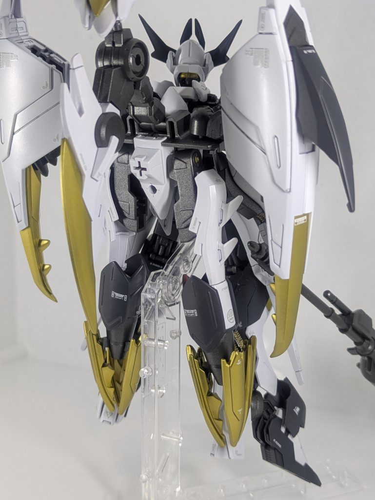 全身とバックショットバックパックがめちゃくちゃ重いので、スタンドはあったほうが良いですね