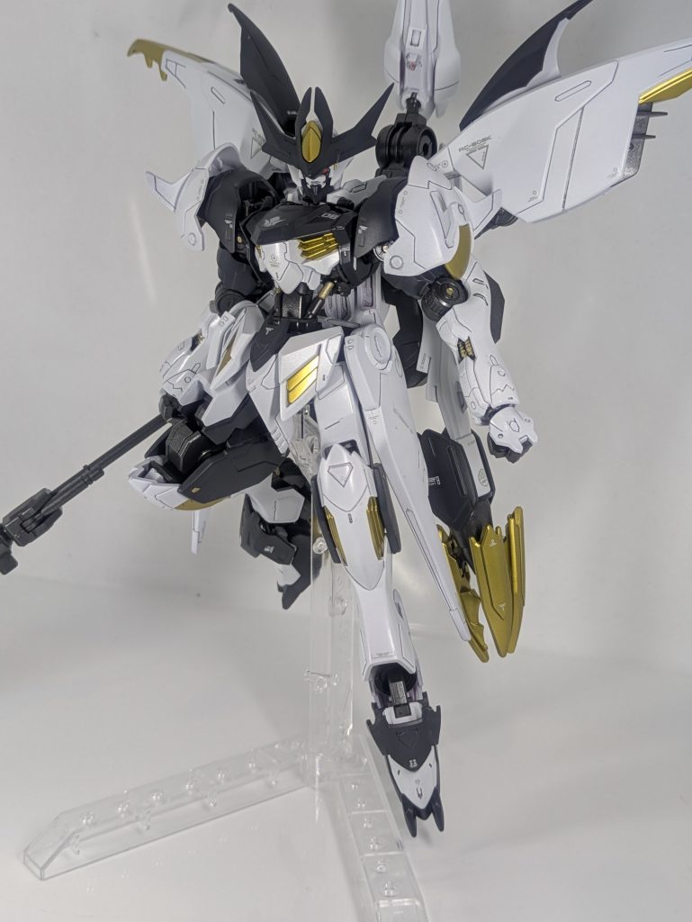 羽?広げるとこんな感じになります。これは第紅形態、らしいです。