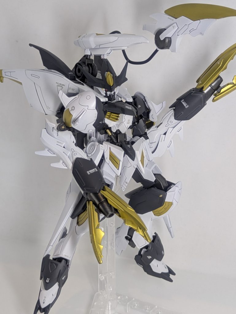 これが第獣形態です。個人的には前の方がスタイリッシュで好み。ただ、ほんと良くできてるなぁと感心します🤔🤔