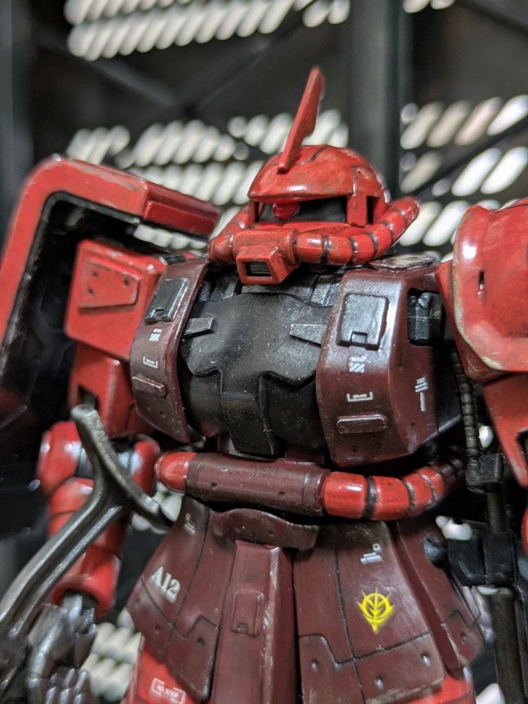 ひさしを着け、少し悪顔にしました。😠