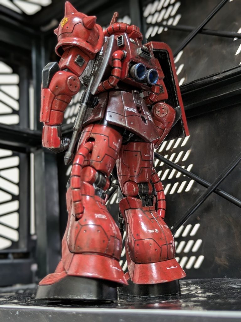 塗装レシピシャアピンクは余り好みではないので、サーモンピンクを使用しました。黒い部分 サーフェイサーブラックピンク部分 茶色→サーモンピンクエンジ部分 ワインレッド→小豆色ランドセル部分 ワインレッド→ワインレッド   +茶色バーニア シルバー→クリアブルー内部フレーム 焼鉄色