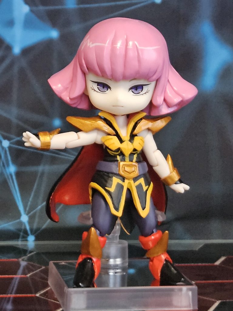 ハマーン様の方は髪飾りを着脱出来る様にネオジム磁石を埋め込んであります。そして今まで作った事の無い髪型なので手探りでした。それっぽくなったかな?