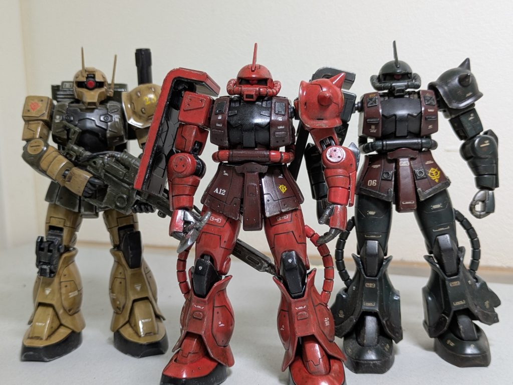 部下を従え記念撮影。う〜ん、もっと増やしたいなぁ…🤔ザクは何体あってもいいですよね〜😁