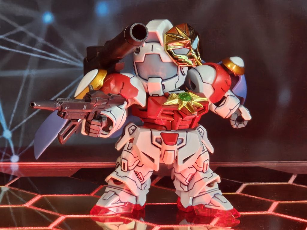 通常装備ビームライフルとハーフキャノンハーフキャノンはそれっぽいのが無かったのでミサイル先端部分をカットして砲身に見せてます。ガンダム頭(ヒーローフェイス)に強い憧れを持ちガンダムのお面を常時装着