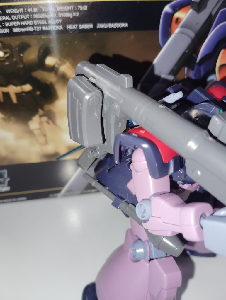 ラケーテン・バズの弾倉が一つどこにも付けられなかったのでバズーカに付けて置きました説明書にラケーテンの意味はロケットって書いてあったんですけど、普通にロケットバズーカじゃ駄目だったんですかねジオンの技術者は、