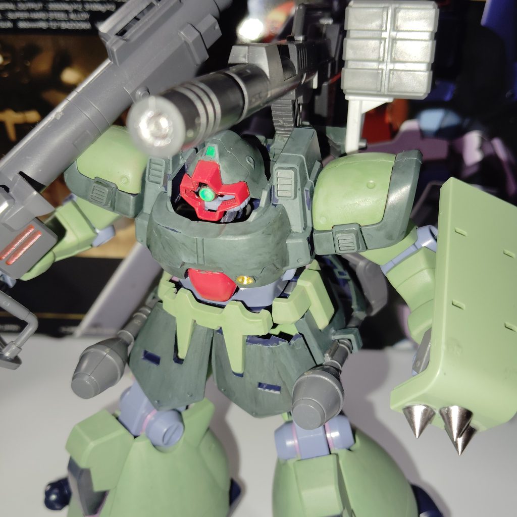 武装、ラケーテン・バズ、シュツルムファウスト、MMPマシンガン、何mmか分からんキャノン、6連ミサイル、え、ヒートサーベル？支援機は持てませんよそんなの。