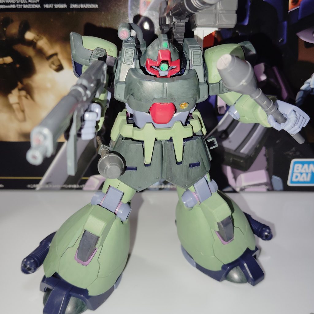 ディテールアップとして頭の横…？と肩にダクト追加、拡散ビーム砲を大きく派手に、バトオペでは何故か無いですね。