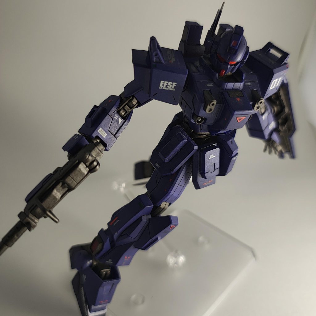 何気にお気に入りの1枚。光の当たり具合でバイザーの半分だけが光っているように見えます。