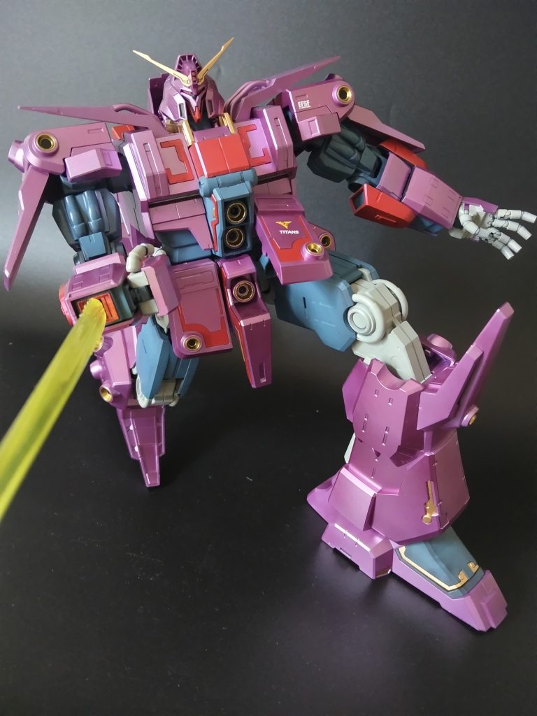 ドドドン...ドドドドン……シュウ!組み立て中に何となくやってみたくなったんですがさすがに無理か。