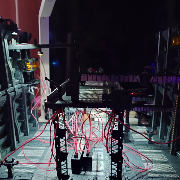 まだLED追加するので、配線は後回し。照明の笠　作ってみたりして色々悩んだけど、イヤホンのゴムが一番しっくりきた_(:3」∠)_（3枚目）