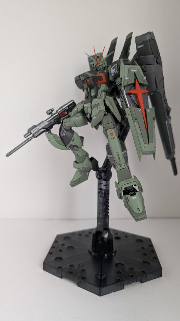 どんなポーズでもキマりますな(zaku-kao6)