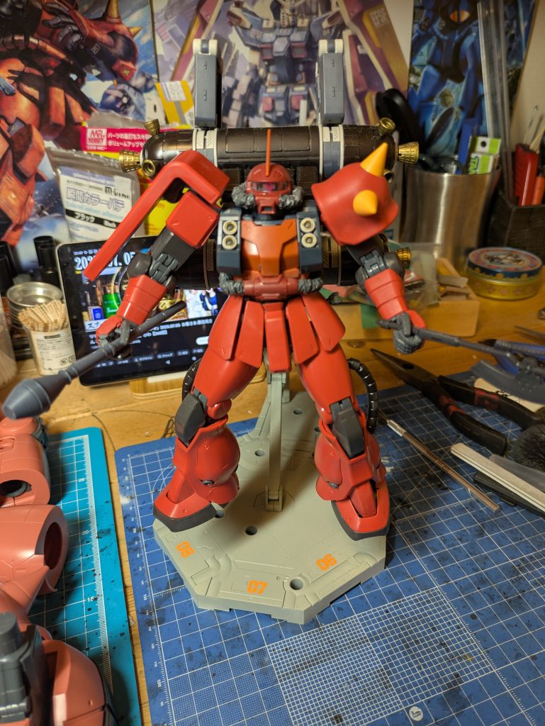 作品名：バックパックを共有できないかな〜<p>サイコザクのバックパック。サブアームも付いててカッコ良いじゃないですか。ザク同士なら共有できないか妄想中。できるだけ工作しないでなんとかならないか。ｓ型とバストだけ交換してみた。サンボルの量産ザクみたいで良い感じです(^ […]</p>