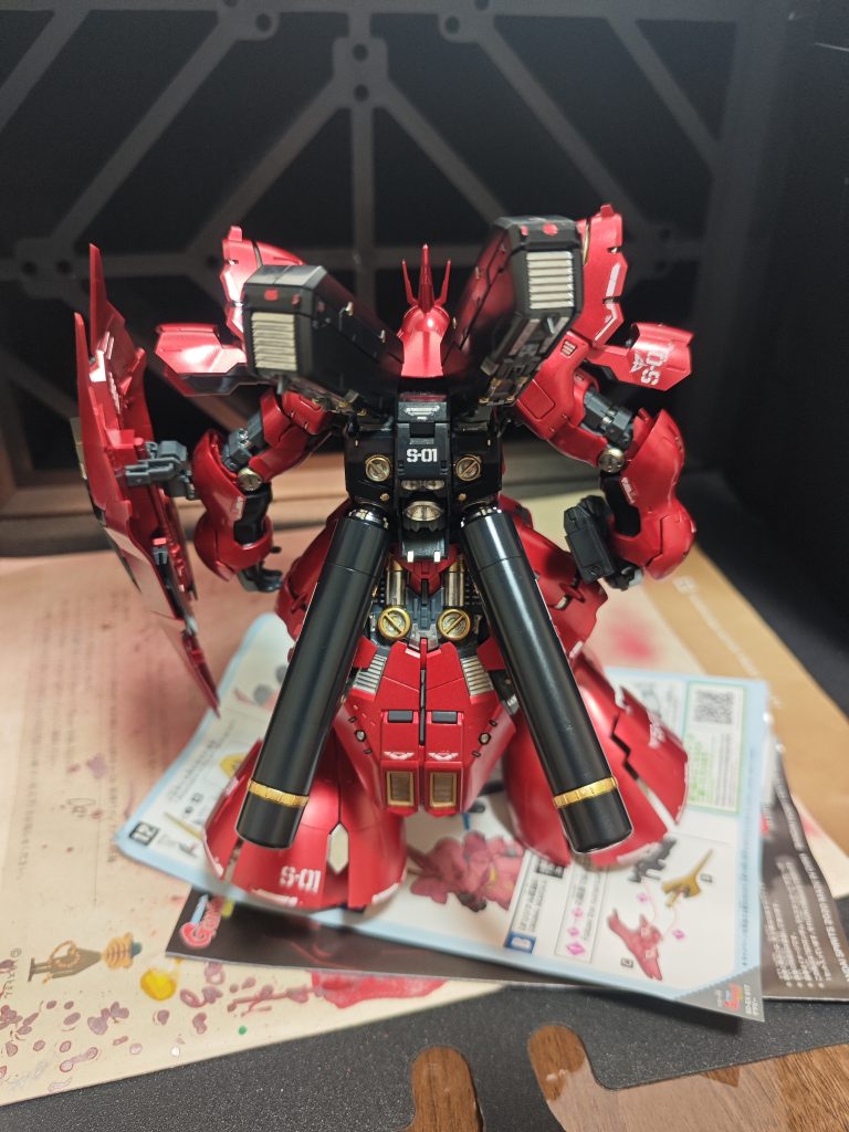 RG サザビー ガンダムマーカー塗装–2枚目/制作者：Benny