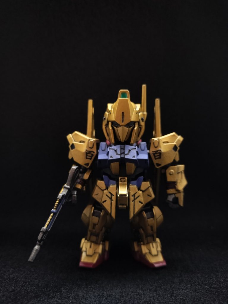 黒背景黒背景の方がゴールドらしい色味に見えると思います。ライティングって大事ですね。あと、暗い方が粗が隠れてくれる…