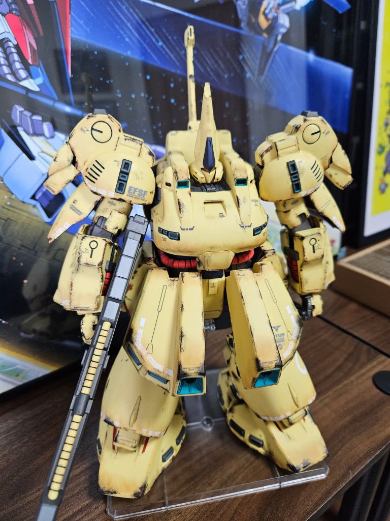 最終的になんか物足りないなと思い、ウェザリングなるものに初挑戦。程よく、が難しくてやり過ぎたかも。。見事焼きバナナになりました。美味しそう。今ジ・OMG再販きてるらしいので2体目いつか手に入れたら全塗装してみたいです。