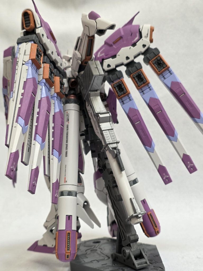 背面付け忘れのパーツがあったので撮り直してます😢