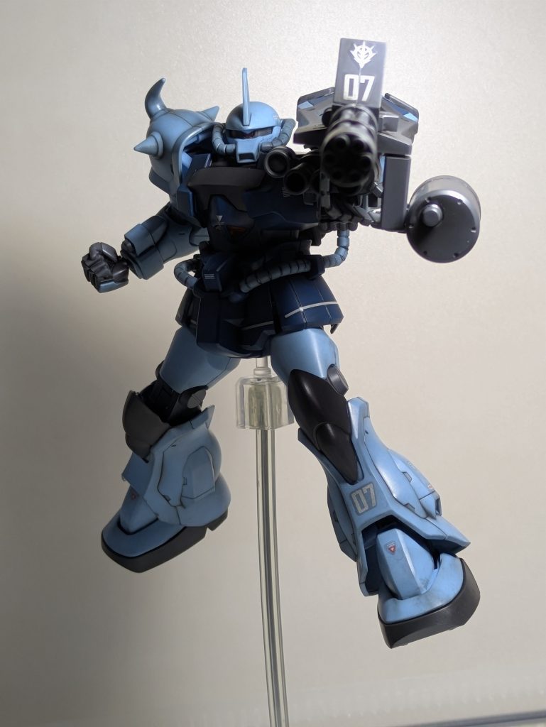 ずっと前から気になっていたHGグフ・カスタムを運良く見つけて即購入。ガトリングシールドが特徴的で火力高めが大好きな私は終始楽しく組み立てていました。