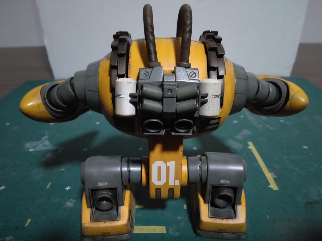 背面から01.のデカールはハイキューパーツから、他はガチャーネンの付属デカールを使用しました。