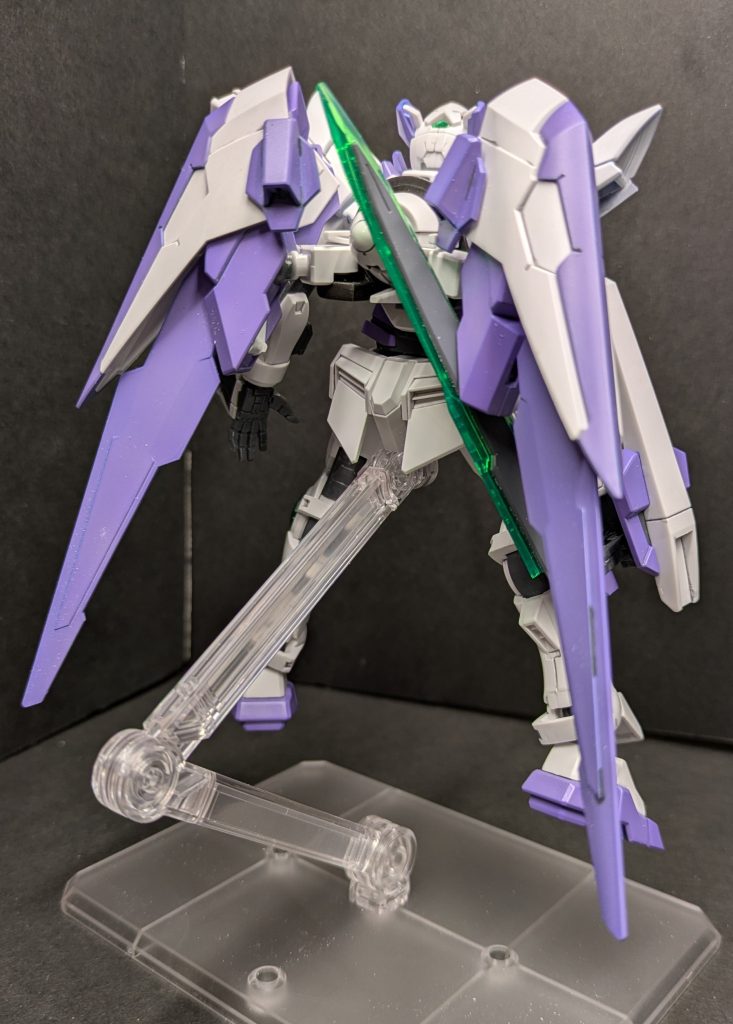 バックパックを変更して羽根のような向きにしました