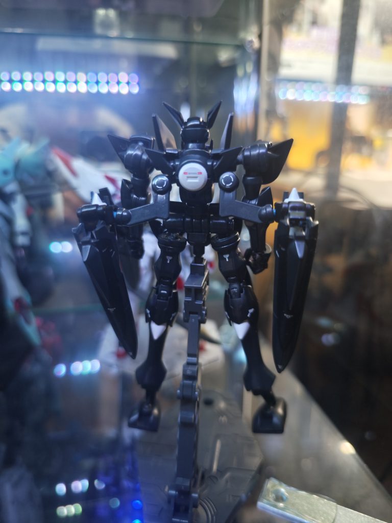 ブラックとブルーブラックで塗装しましたが、写真だとあんまり分からないですね。