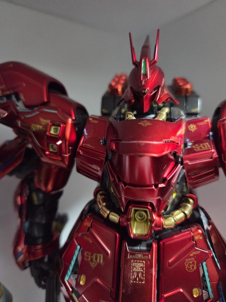こちらはメッキバージョンですちょこちょこしたディテールに差し色入れてるのがポイント