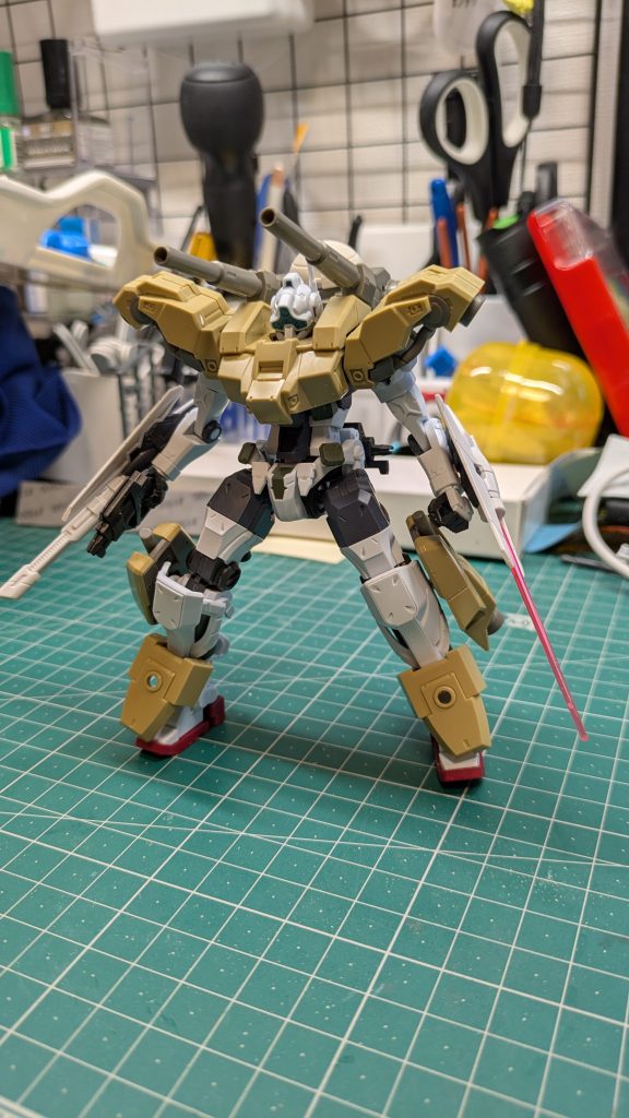 塗装前のほうがフルアーマー感出てますもうちょっとアーマーと本体の色味を変えればよかったです