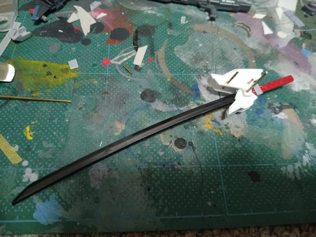 資料片手に作ったDソードベガ。こだわりとして再現系ガンプラ作るときはある程度原作orおもちゃ版どちらかは再現すると決めてます