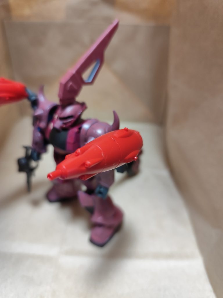 ドレッドノートからビット2個貰ってます。赤いガンダムっぽくしています。