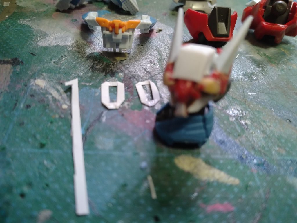 1mmプラ版初めて使った。頭部は所属マーク設置のため加工